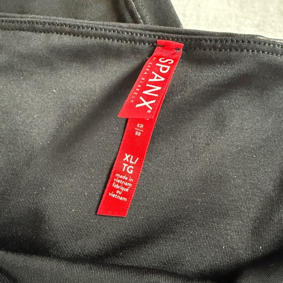 SPANX Black‎ Camo Leggings - Size XL - Picture 3 of 8